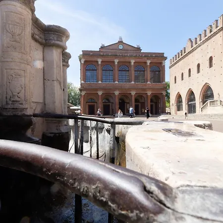 Teatrum Loft Teatro Galli -jacuzzi In *