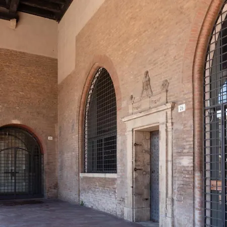 Apartment Teatrum Loft Teatro Galli -jacuzzi In