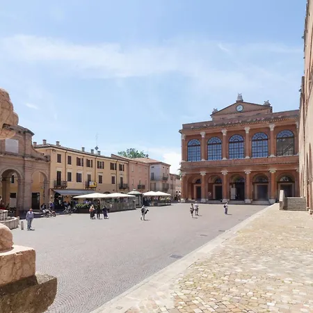 Teatrum Loft Teatro Galli -jacuzzi In