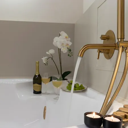 Apartment Teatrum Loft Teatro Galli -jacuzzi In Rimini