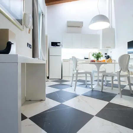 Apartment Teatrum Loft Teatro Galli -jacuzzi In *