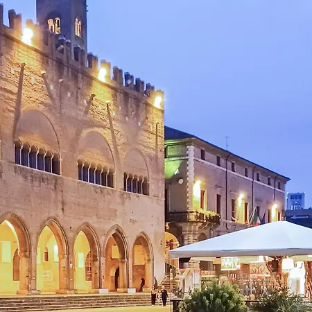 Teatrum Loft Teatro Galli -jacuzzi In * ريميني